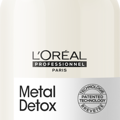 Metal Detox Renkli ve Açıcı ile İşlem Görmüş Saçlar İçin Kırılma Karşıtı Şampuan